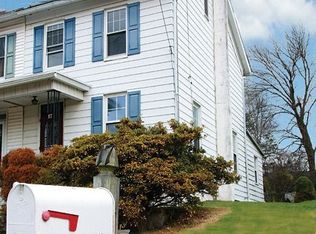 17 Broad St, Stockton, NJ 08559