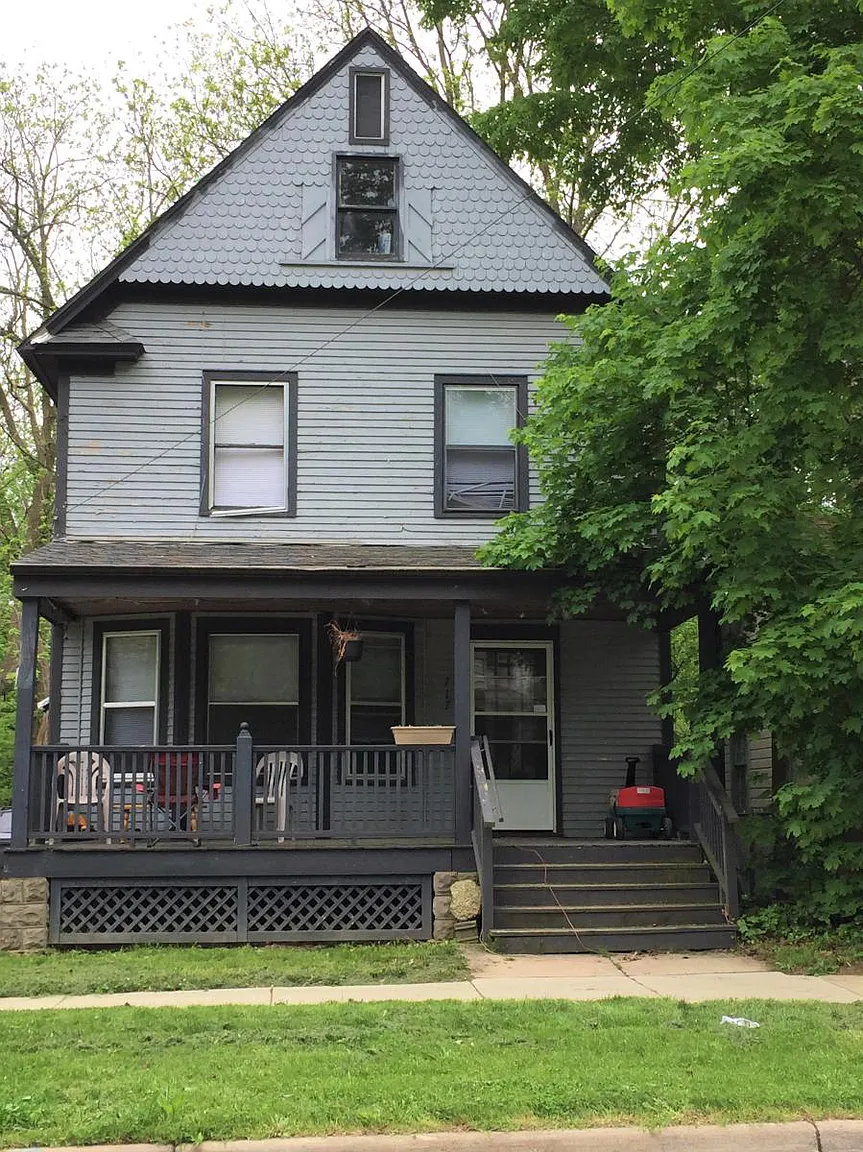 717 Davis St photo 1