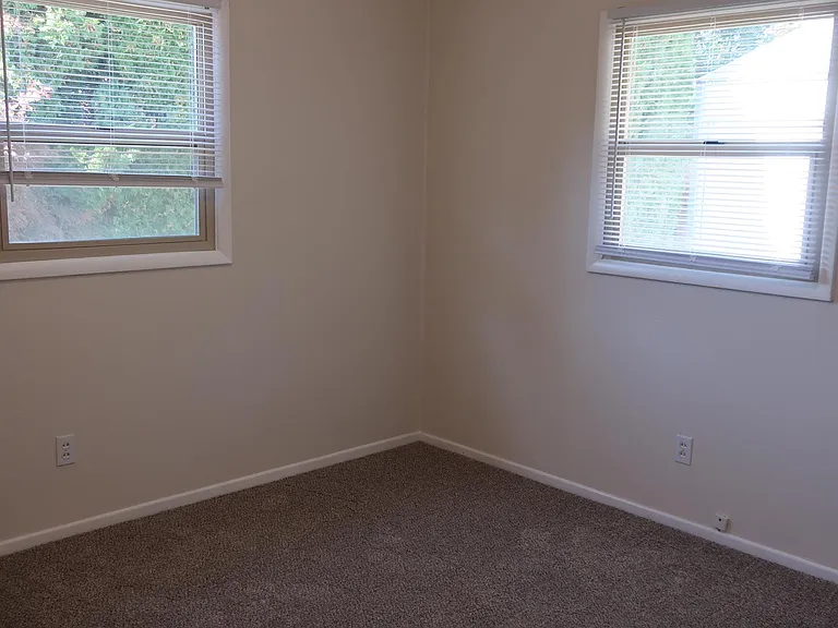 1451 Tedford St SE — Photo 9