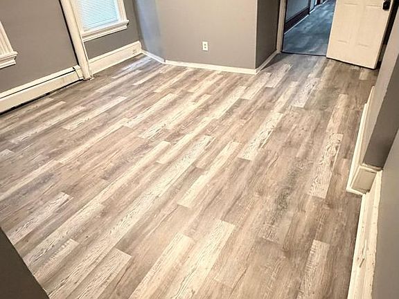 4th image of 232 S 6th St APT 1