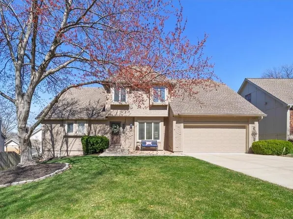 11429 Carter St, Overland Park, KS 66210