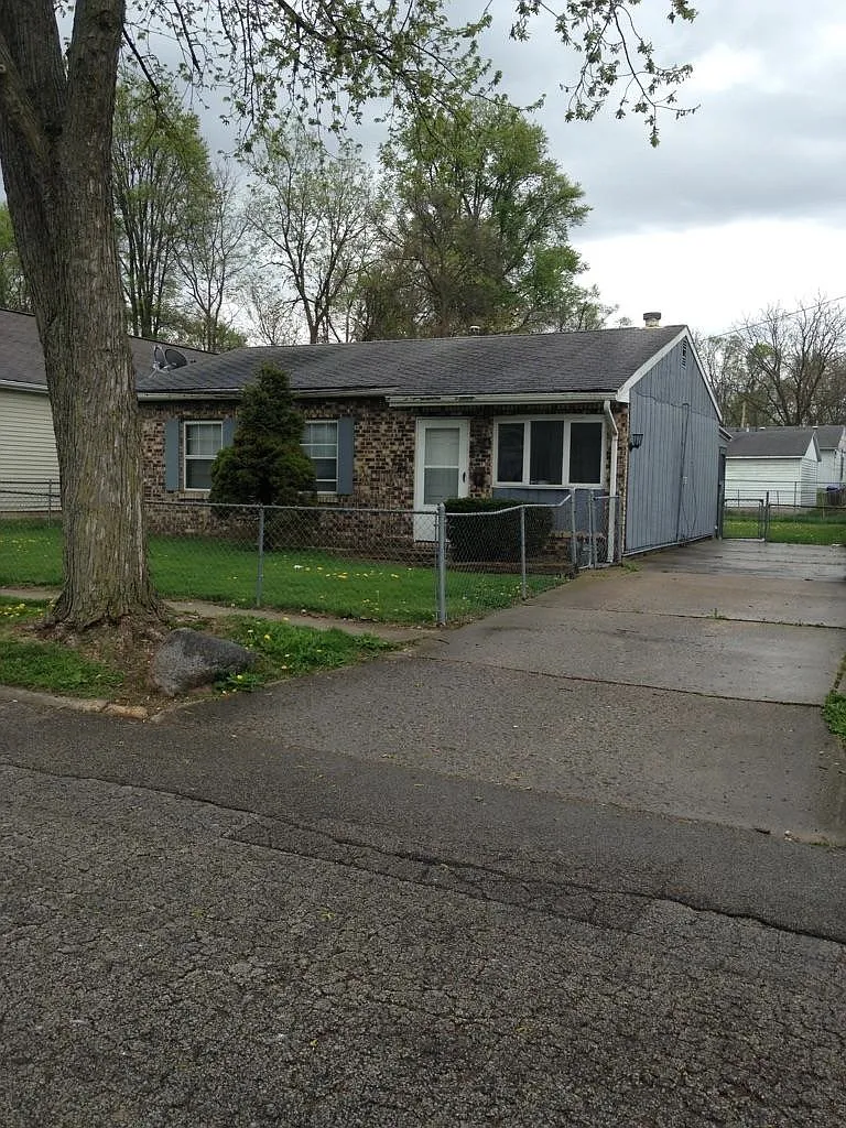 1612 Illinois St photo 1