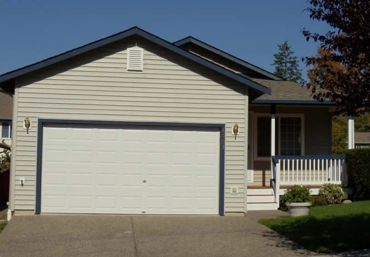 3 bed, 1220 sqft, $2,750 — Photo 1