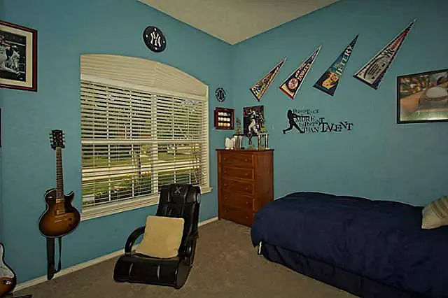 7261 Saint Augustine Dr — Photo 2