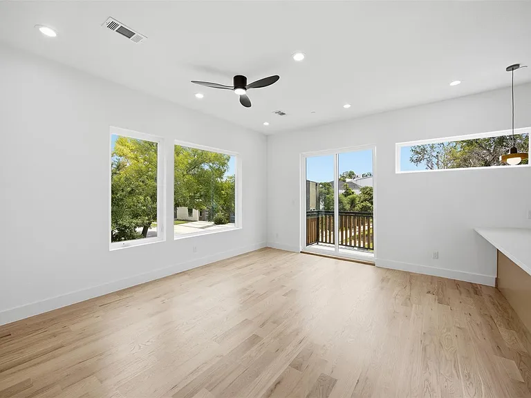 4605 Belmont Ave #2 — Photo 13