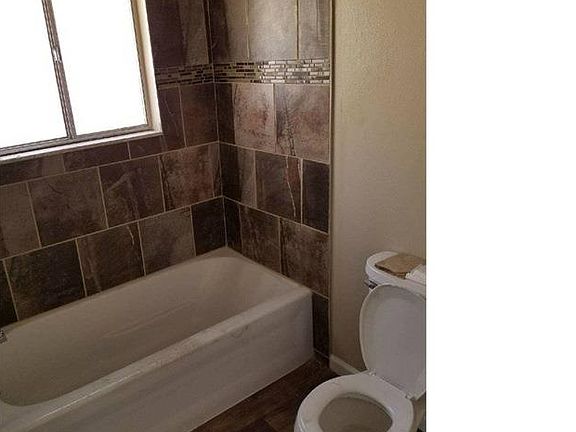 5th image of 640 Whitlock Ave APT 1
