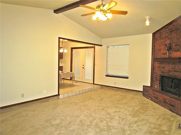 2nd image of 606 S Forest Dr