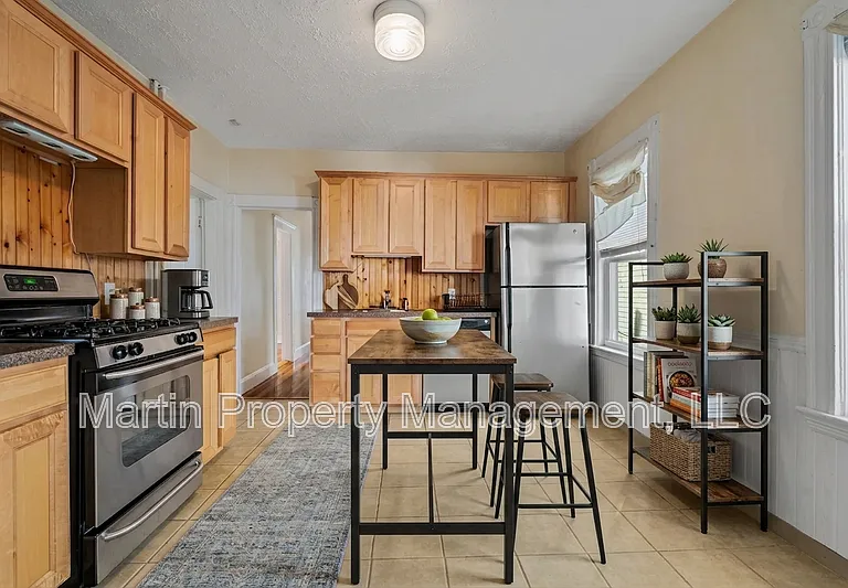 31 Harold St #C — Photo 1
