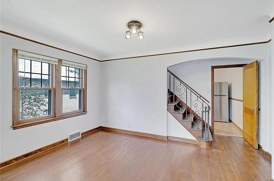 3 bed, 1350 sqft, $2,350 — Photo 4