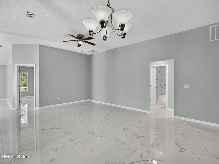 490 Hillside Dr — Photo 7