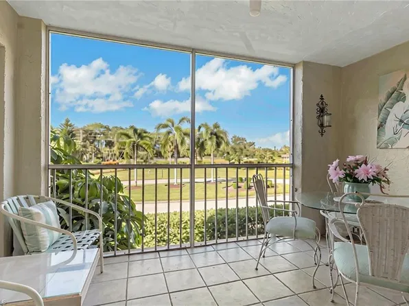 1075 Foxfire LN #209, NAPLES, FL 34104