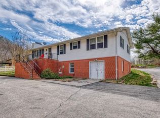 1077 Flick Dr, Shawsville, VA 24162