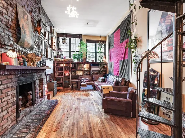 324 Pearl St APT 1F, New York, NY 10038