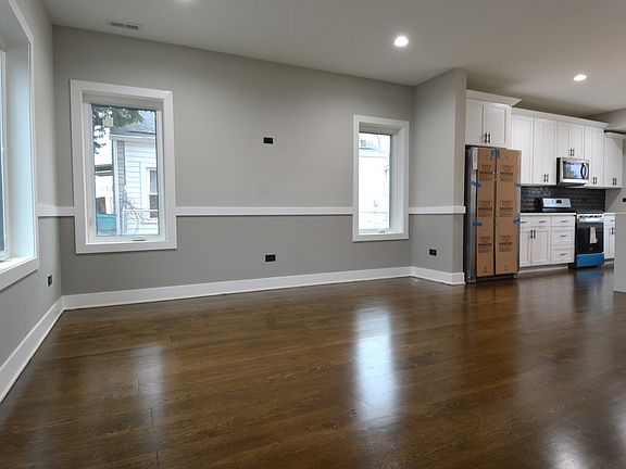 5th image of 10442 W Lyndale Ave