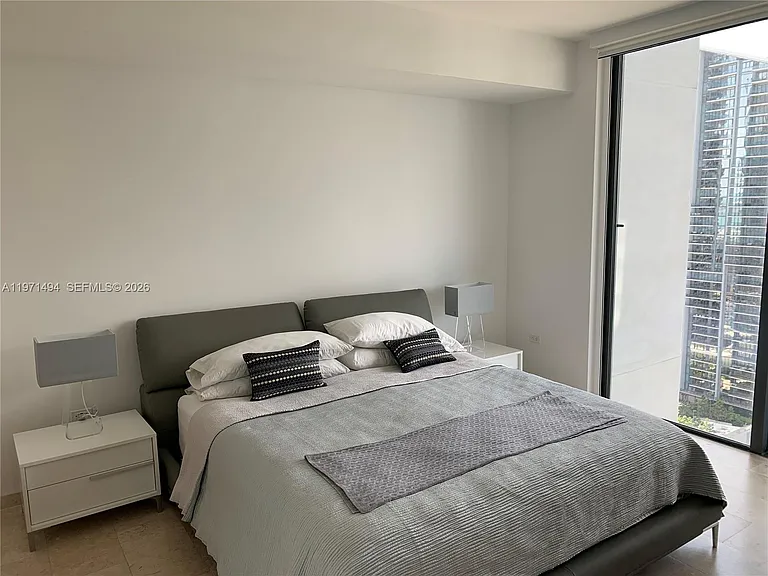 68 SE 6th St #3010 — Photo 36