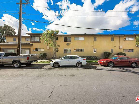4th image of 17411 Vanowen St