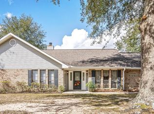 2000 The Woods Rd, Picayune, MS 39466