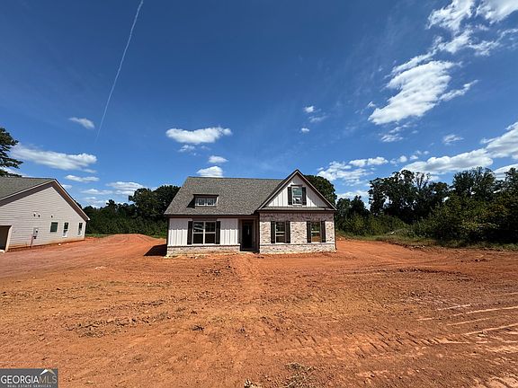 3rd image of 1098 Windy Hill Rd