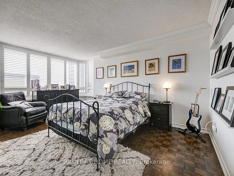280 Simcoe St #1405 — Photo 26