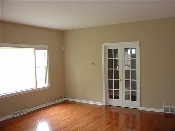 5th image of 40 Oakland Pl
