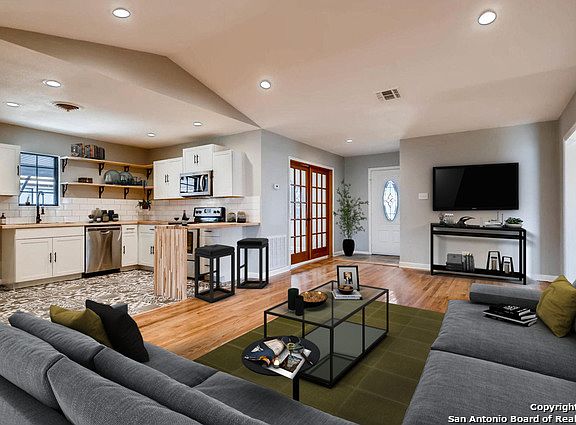 3rd image of 430 Thorain Blvd