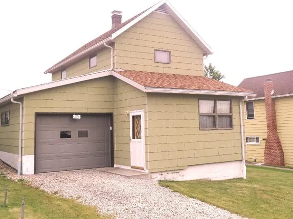 35 4th St, Cairnbrook, PA 15924