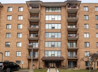 1777 W Crystal Ln UNIT 611, Mount Prospect, IL 60056