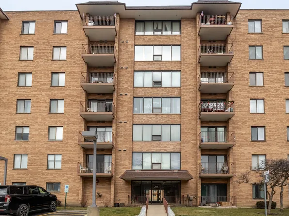 1777 W Crystal Ln Unit 611, Mount Prospect, IL 60056