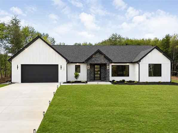 126 Brady Dr, Anderson, SC 29626