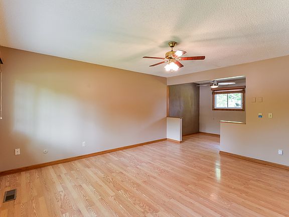 3rd image of 5875 Upper 182nd St W