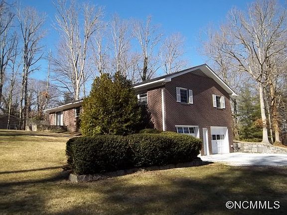 5th image of 3233 Debbie Dr