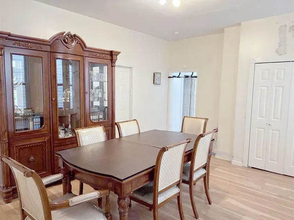 164 Bayview Avenue image 5 of 26