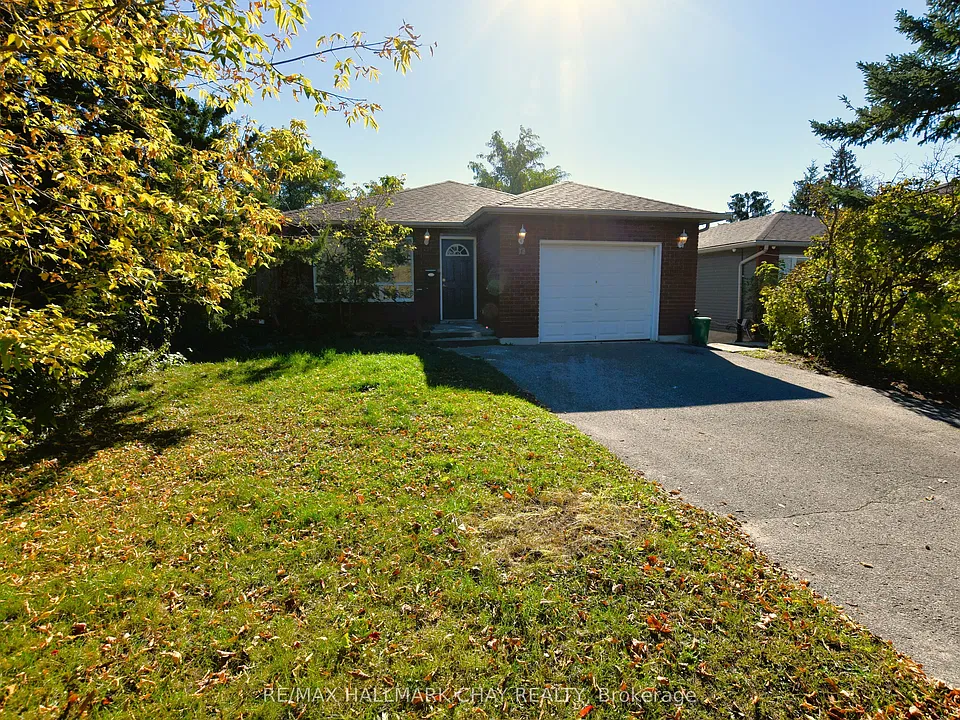19 Broadfoot Rd #UPPER