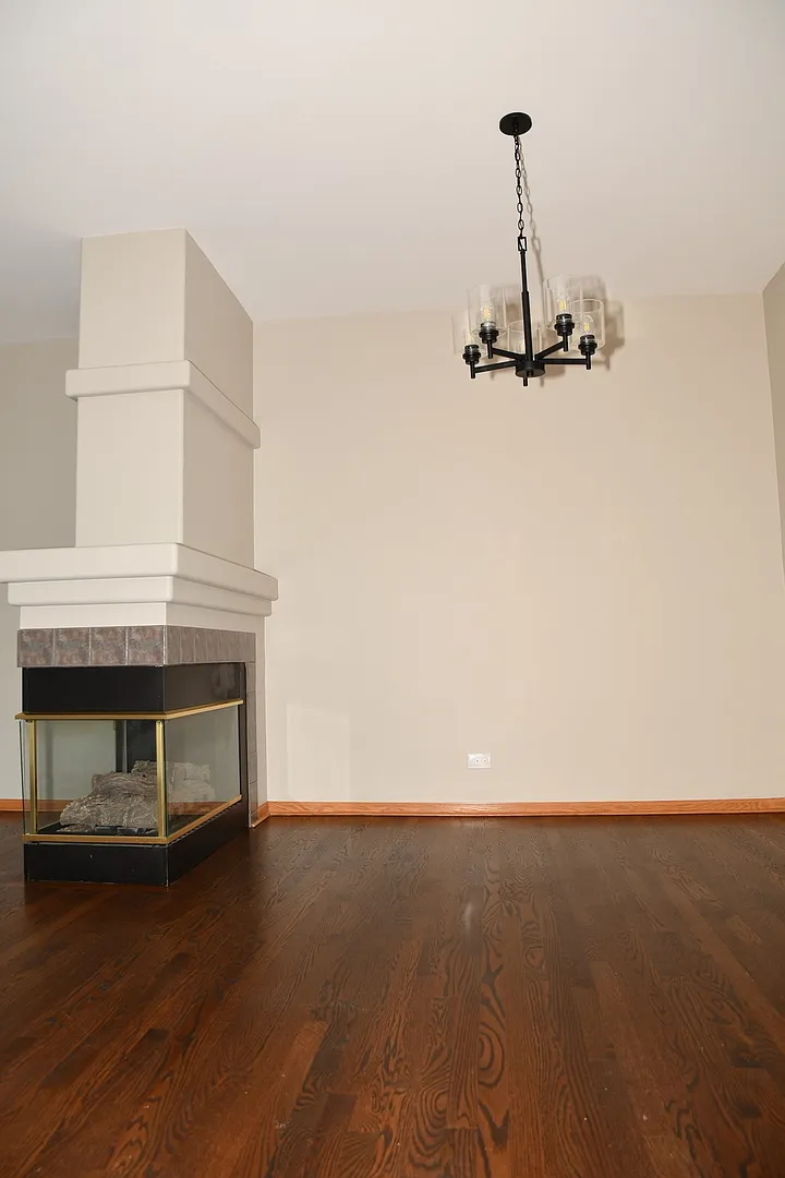3 bed, 2.5 bath, 1806 sqft, $2,850 — Photo 2