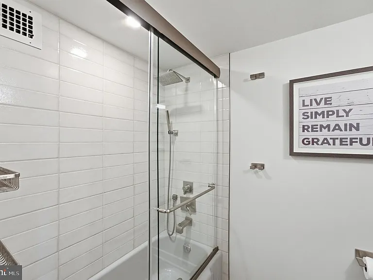 4201 Cathedral Ave NW #903W — Photo 25