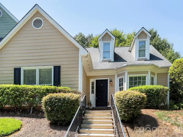5935 Fitzwilliams Ln, Charlotte, NC 28270