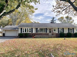 907 Timpe Rd, Fremont, OH 43420