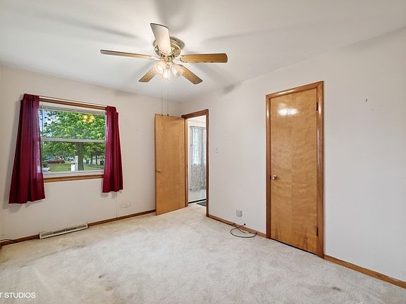 3rd image of 420 N Arquilla Dr