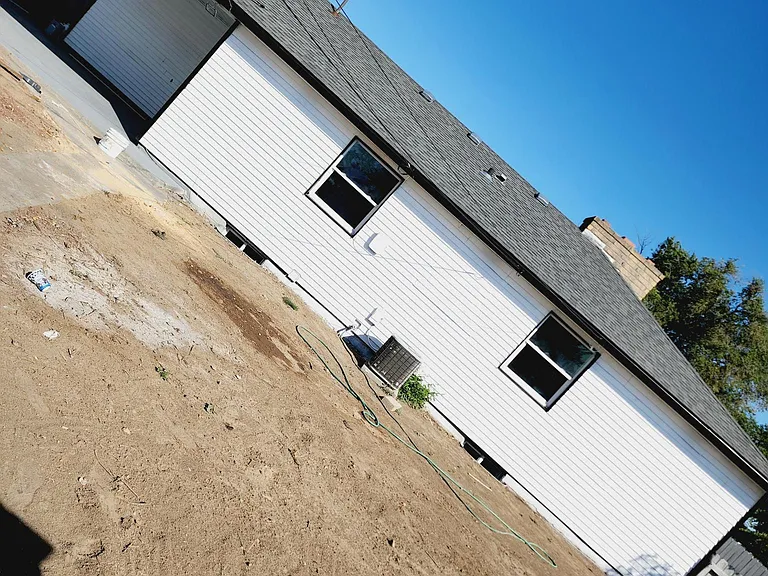 1420 W Lee St — Photo 3