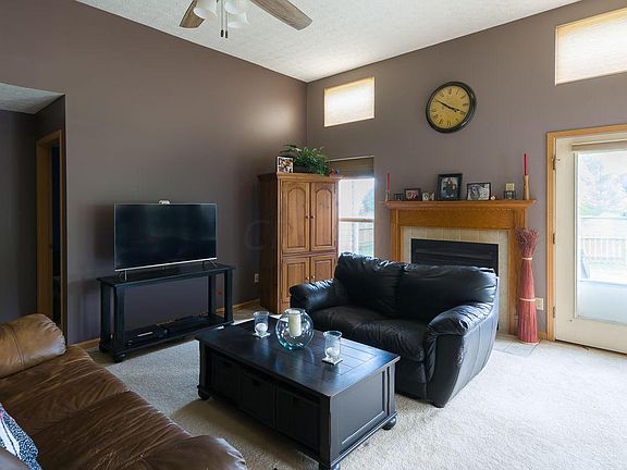 4th image of 2082 Farmland Dr