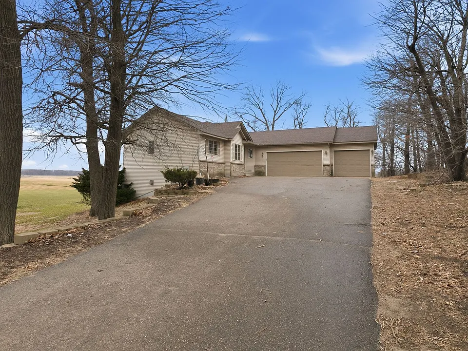 1778 Klondike Dr NE