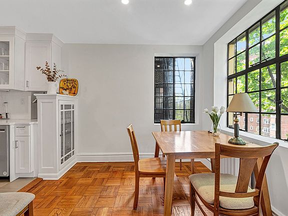 4th image of 116 Pinehurst Ave APT L32