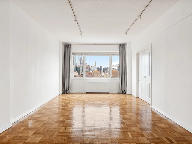 60 E 8th St #30J — Photo 3