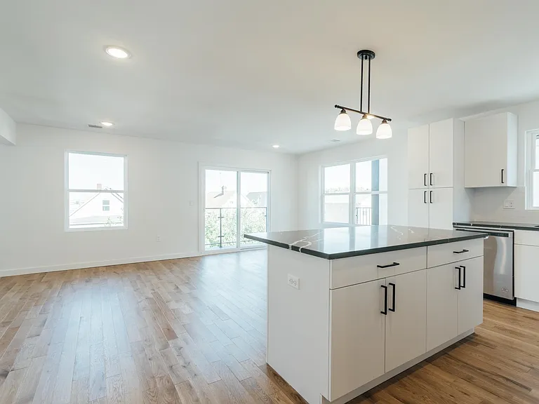746 Seaport Dr #2 — Photo 19