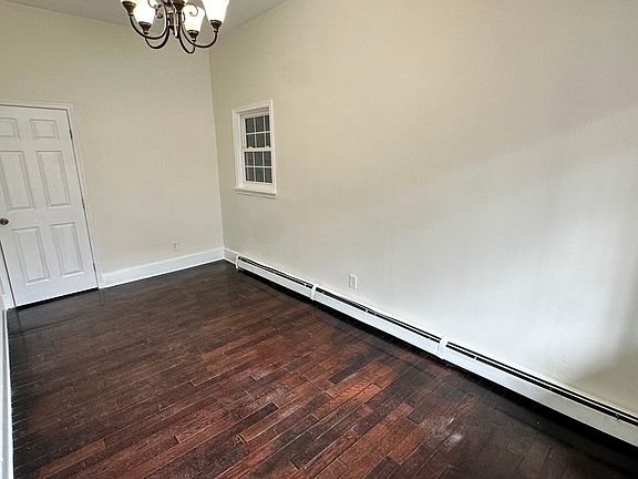 4th image of 42.5 Jewett Ave #1E