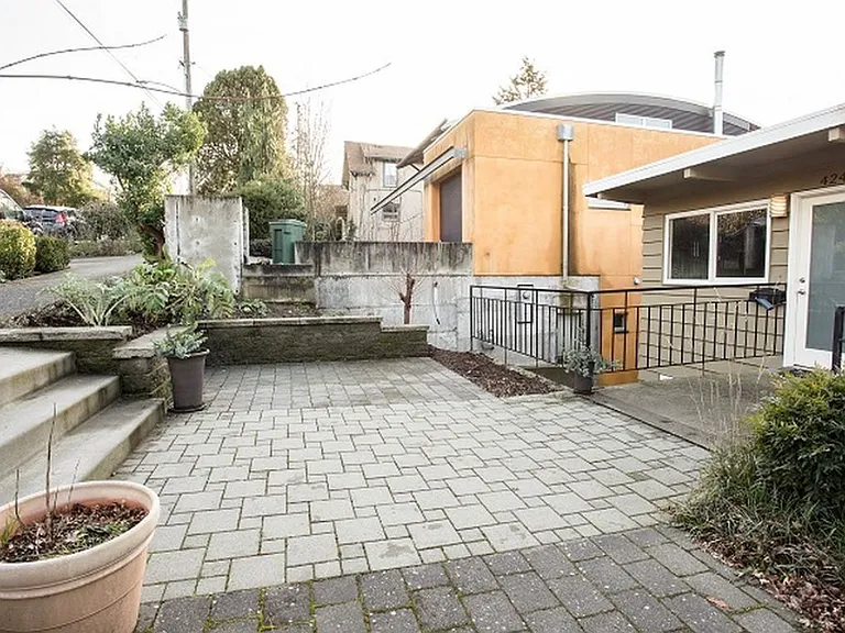 4241 Palatine Ave N — Photo 14