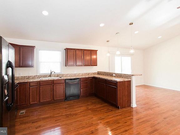 5th image of 6 Franklin St