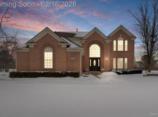 379 Springfield Dr, Canton, MI 48188