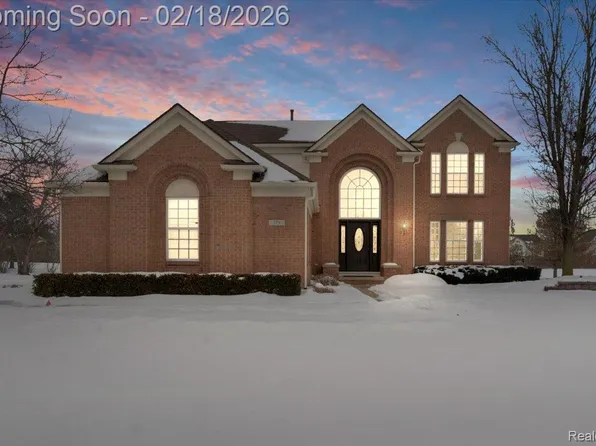 379 Springfield Dr, Canton, MI 48188