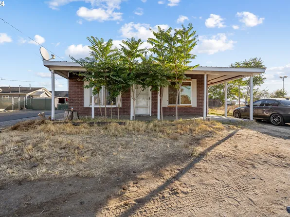 725 8th St, Umatilla, OR 97882